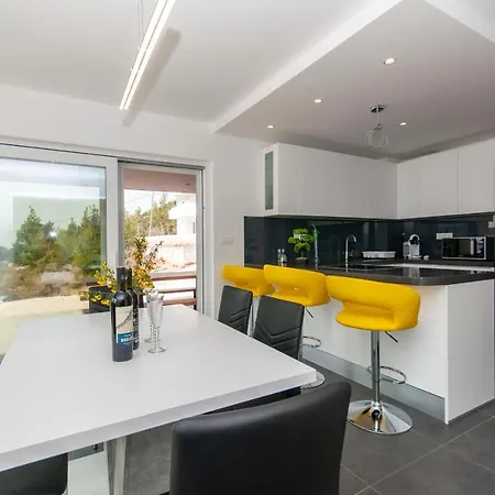 M&m Villa *